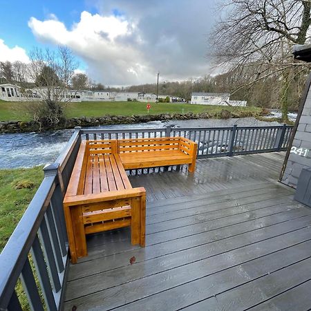 Stunning 3 Bed Riverside Cabin In Snowdonia Caeathro 外观 照片