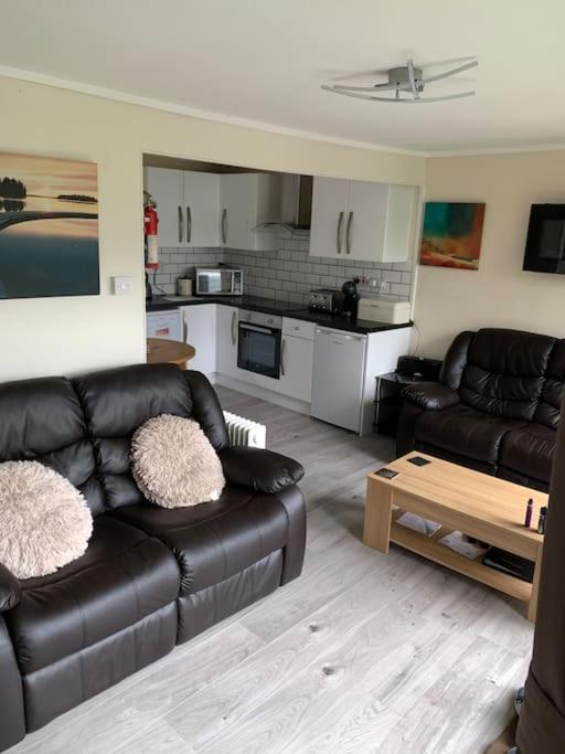 Stunning 3 Bed Riverside Cabin In Snowdonia Caeathro 外观 照片