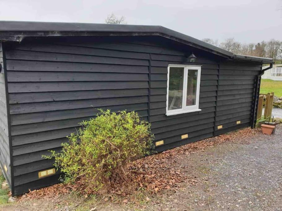 Stunning 3 Bed Riverside Cabin In Snowdonia Caeathro 外观 照片