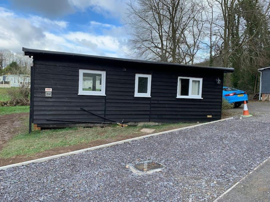 Stunning 3 Bed Riverside Cabin In Snowdonia Caeathro 外观 照片